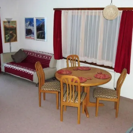 Apartment Curtinfess Owen
