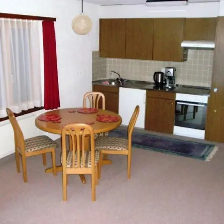 Curtinfess Owen Apartment Bivio